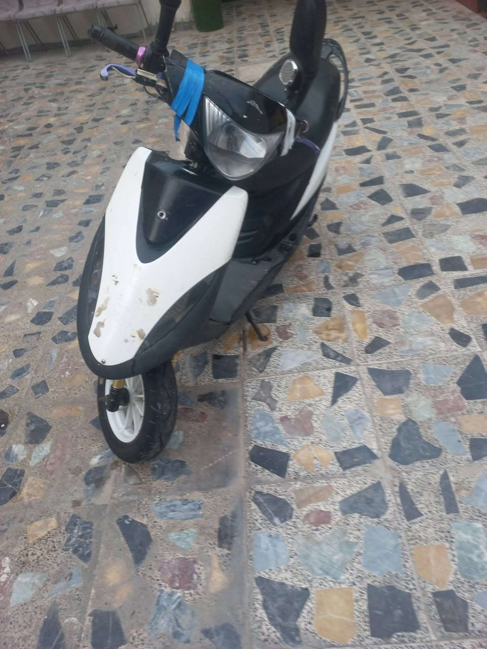 السلام عليكم دراجه ماكس عدله مزوده صالنصه رياضي كلج رياضي لايت زنون ديجي مجفته تجفيت درجه اولى كله اصلي هندرواحد السعر٣٥٠وبيه مجال بسيط مكان الدراجه بغدادمدينة الحريه رقم الهاتف ***********
