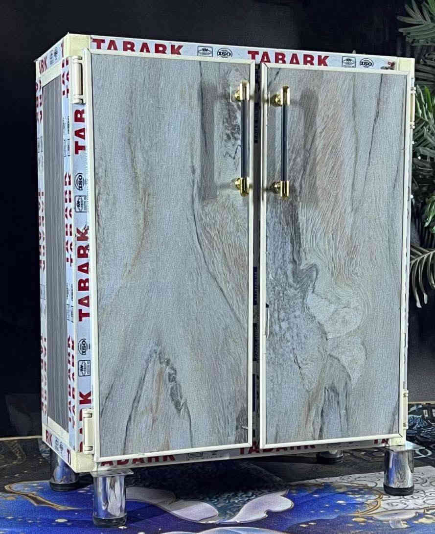 يتوفر جزامات احذيه قياس ارتفاع 85العرض 80العمق 40السعر 75الف توصيل مجاني داخل الموصل فقط الحجز اتصل على رقم *********** وتساب موجود على هذه الرقم اومراسله الصفحه العنوان موصل جانب الأيمن زنجيلي قرب عياده دكتور ثامر
