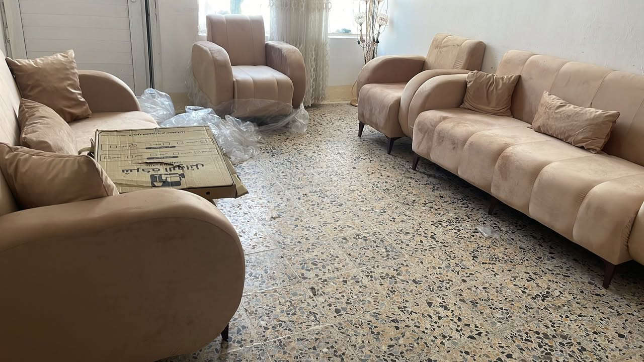 السلام عليكم عندي تخم جديد اليوم جابوه من المعمل اريد ابيعه سعره ٥٠٠بيه مجال للشراي مراجعه هذا الرقم ***********وياه ٣طبلات جديده
