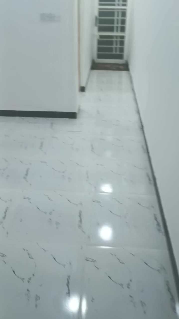 سلام عليكم بيت البيع 100 متر وجهيه 5 نزال 20 طابو زراعي سند 25 
يحتوي عله غرفه وصاله ومطبغ وكلدور ومجمع صحيات البيت كامل عنوان ابو غرق هيثم الجبوري شارع الثالث الستفسار ***********
