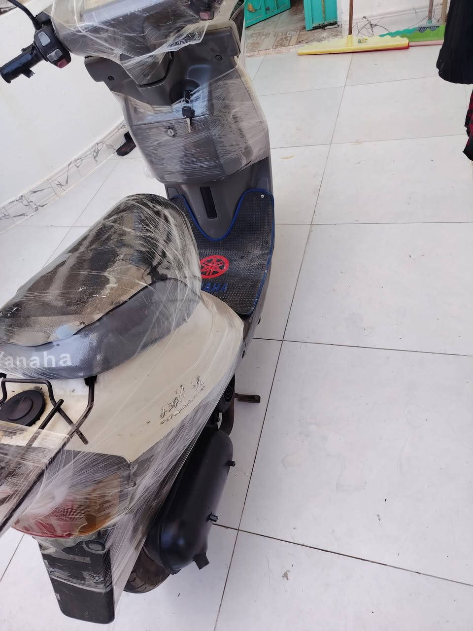 دراجه يمها للبيع مابي اي عيب ودراجه نضيفه وحلوه ونشاطه فول كهربائيات كلها شغاله وبريكات جديد وكفراتها مابي كسر ولا عيب سعرها مناسب ١٤٠ مال بيع شراي دك
رقم ***********
