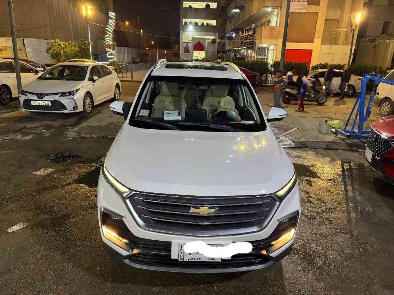 السلام عليكم كابتيفياموديل. 2021 لون ابيض رقم بغداد فول مواصفات محرك 1500 تيربو سياره جديده مكفوله من الظربه وصبغ فتحه حساسات بصمه 
تحكم ستيرن 
مثبت سرعه 
كشنات كهربائي
كامره قطعتين تبريد 
شاشه تخم تاير سبير جديد 
السعر 135 السياره جديده احلا من صوره بيها مجال او مراوس حسب القناعه  للاستفسار 
***********
