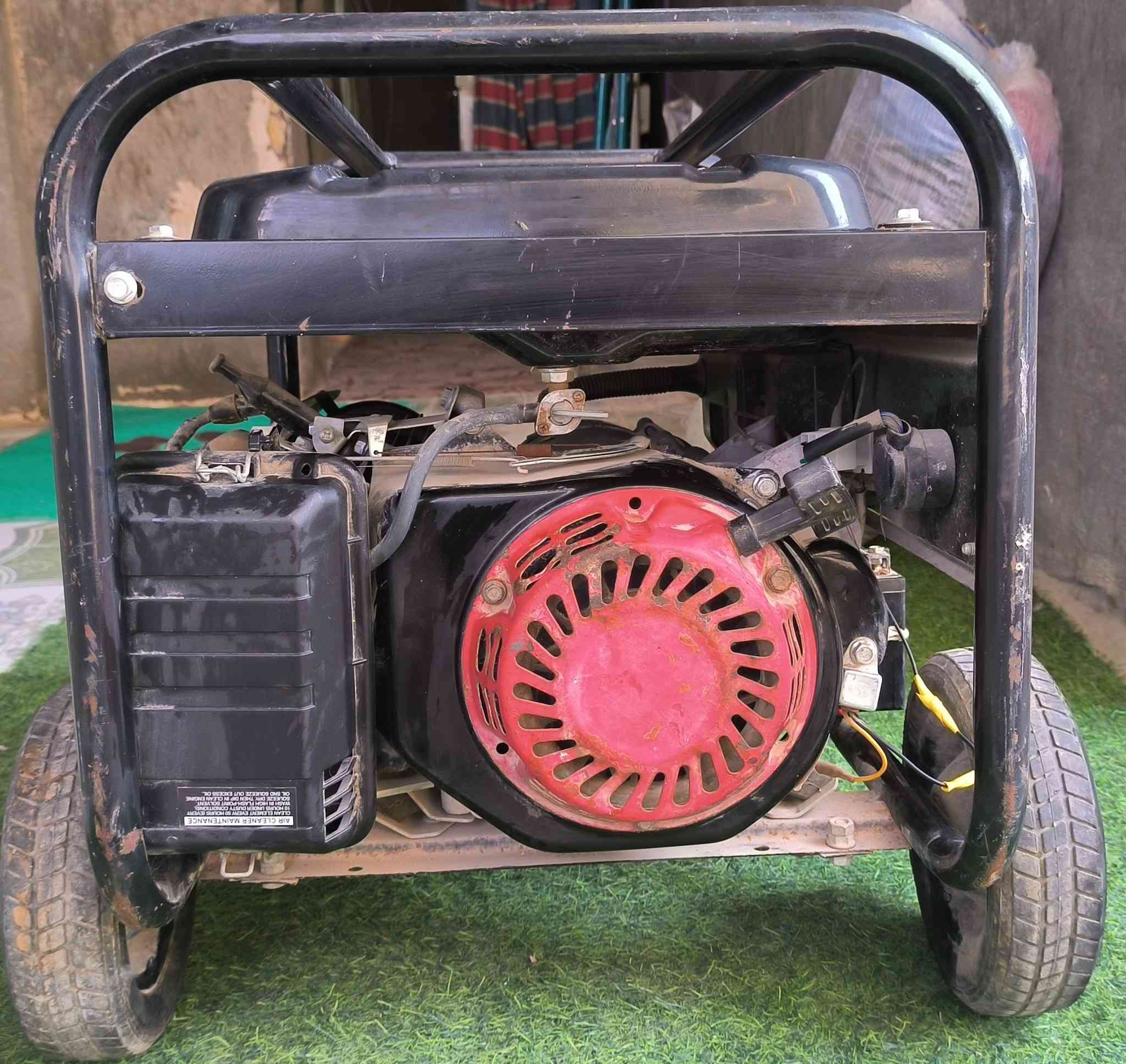 مولد للييع
وحق الله جديد وبعده بدهنه الاول 
اشتغل سبوعين وتاركينه صار فتره لعدم الحاجه 
سعره 150 قفل بدون عمله 
والله ماخذه ب 350 وروح اسال وشوف 
لان محتاج فلوسه اريد بيعه

لتواصل ***********
