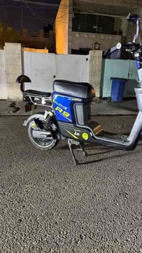 للبيع دراجه شحن نوع R9 بطاريات كبار حجم  لايتات زنون عالي ناصي  دبل اش...