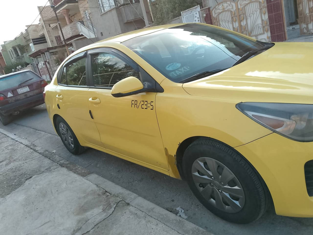 السلام عليكم كيا ريو للبيع 2020رقم نينوى سياره كود واحد امبدل بيها كملغات بدون داخل كير محرك شرط  
***********

***********
