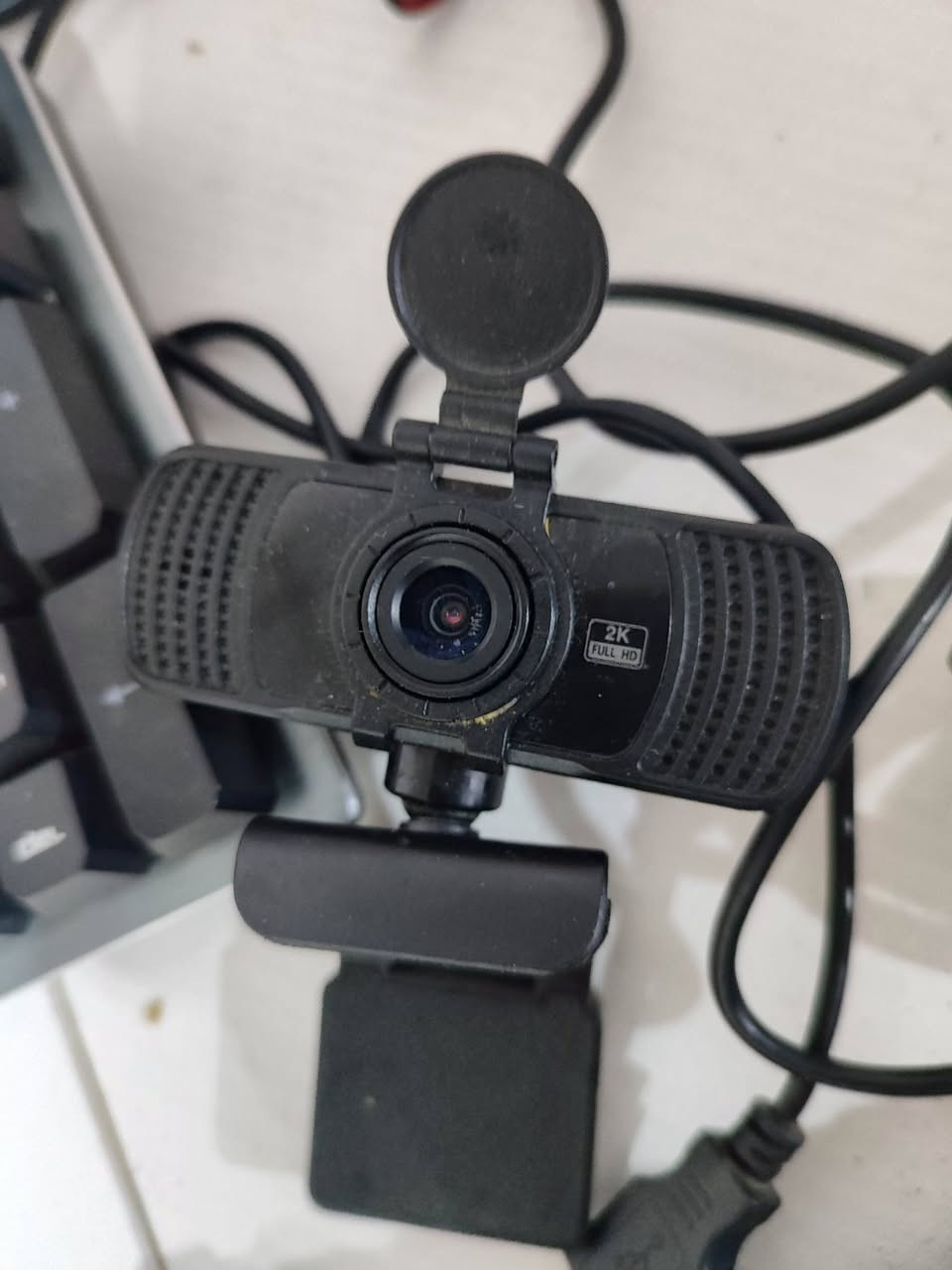 كرسي وميز نضيفات السعر 175 تفاصيل الميز
الارتفاع 73 
العرض 60 
الطول 140 
كامرات عدد 2 وحده 2k وحده hd ثنينهن 40 الف
ماوست وكيبورد واحد عربي كيمنك واحد كيمنك بس مو عربي كلهن 75 الف
عاكسه ماركه مكزمه 50 الف
ماوس وكيبورد ودركه مال ببجي موبايل يصيرن ع ايباد وع تلفون ثنينهن ب 25 الف + الي ياخذ الماوس والكيبورد ماوس باد اله هديه 
نشره ضوئيه كلش حلوه تصير ب ارض وتصير ع حايط تتفاعل ويا الموسيقى 20 الف توصيل موجود لكل المحافظات التوصيل عليك للعلم الغراض كلهن كسر جوه السوك بهواي وكلهن استعمال قليل *********** وتساب وحايكم الله
