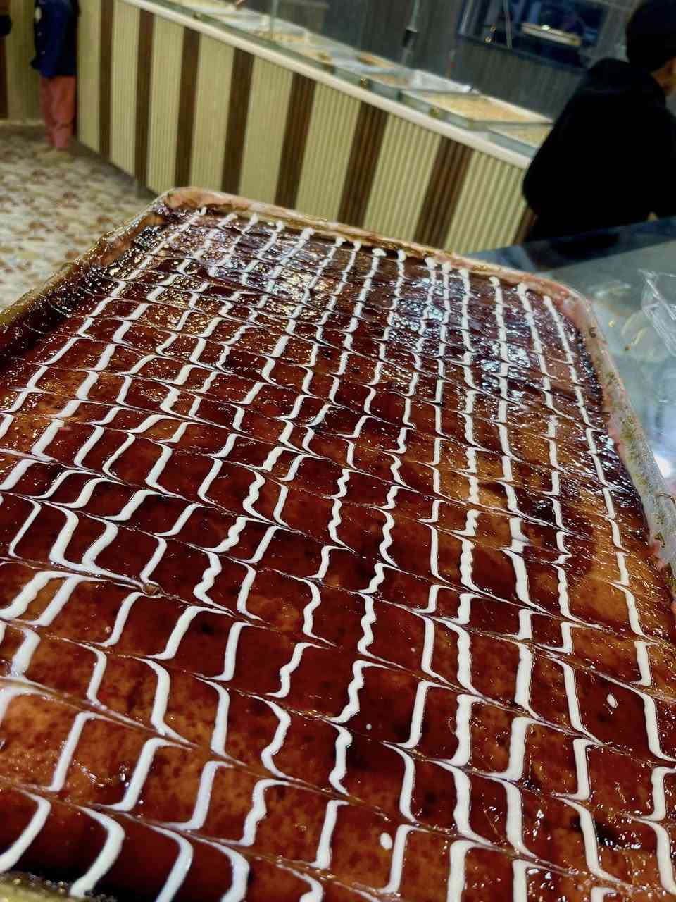 حلويات القدسي. مستعدين نوفرلكم. حلويات طوال شهر رمضان المبارك 🌙 شرط الشغل راح يكون حار ب حار    وفرعين.    اي #😍فرعين 
الفرع الاول. —شارع العام مجاور مطعم السيد
الفرع الثاني — مجاور الجامع الكبير ع الشط
راح ينفتح الفرع الثاني  قريباً ان شاء لله
 للطلب /مراسلة الصفحة او الاتصال ع /***********
