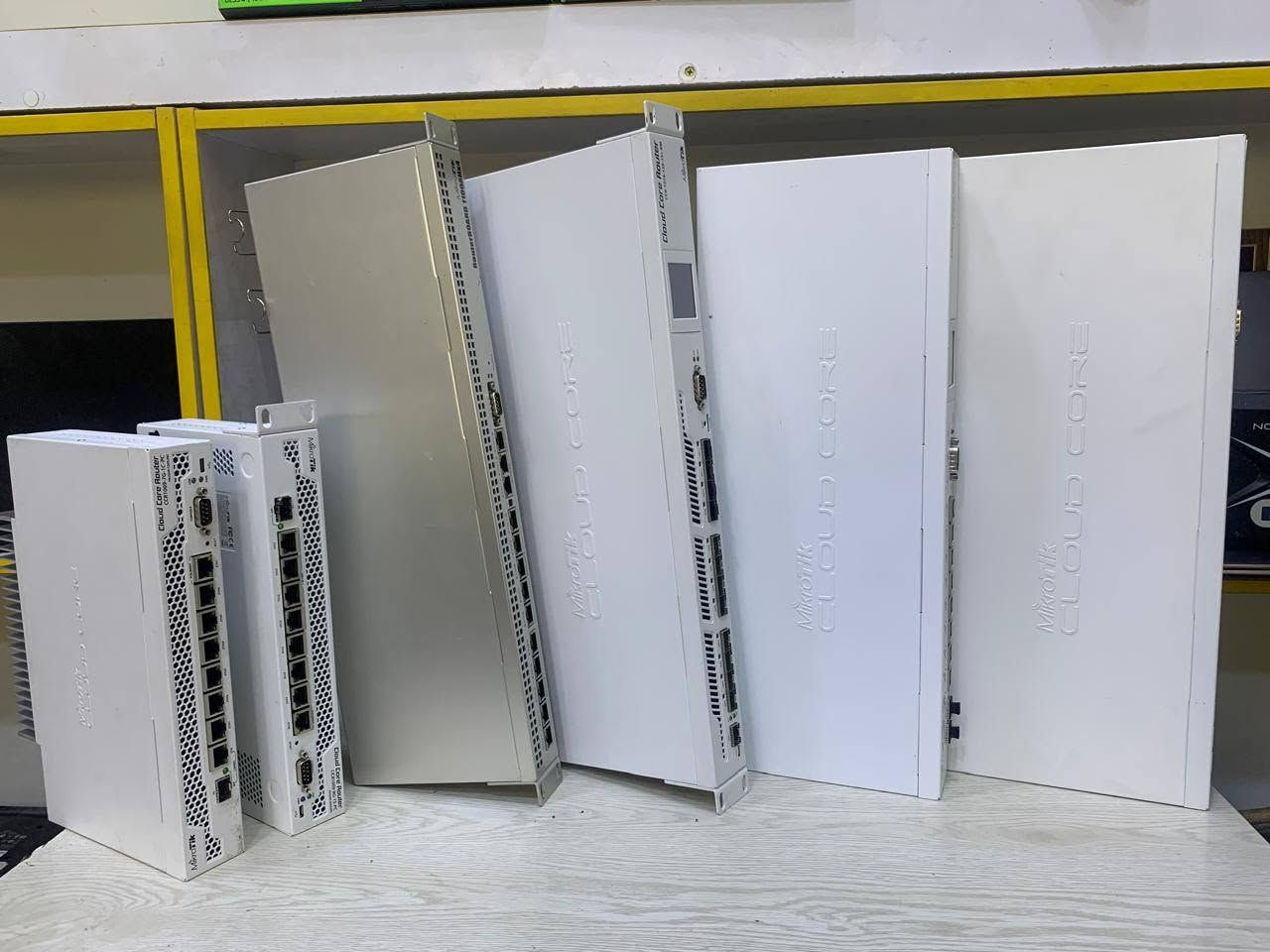 السلام عليكم
وصول اجهزة مستعملة نظيفة جدااا
CCR1036-12G-4S = 600الف
CCR1009-8G-1S-1S+ =500الف
CCR1016-12S-1S+ RM =525الف
Routerboard 1100 AHx4 =310الف
CCR-1009-8G-1S-PC =375 الف
CCR1009-7G-1C-PC = 350 الف

الواحة التقنية 
العنوان :الديوانية شارع السراي مجاور مصور سومر 
هاتف:***********
