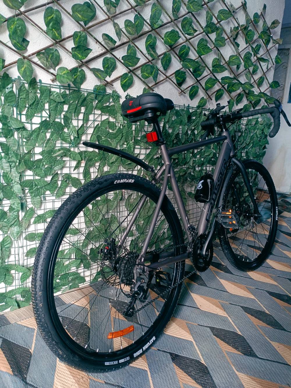 بغداد 
بايسكل ترحال ماركة بلغارية

دراجة السفر والمسافات الطويله

تمتاز بالقوة والسرعة

المنيوم

حجم 28

بريكات دسك

تاير عريض حجم 700×42

عدد السرعات 8×2

سستم السرعات نوع l-twoo

السعر راسني على الخاص

مكاني بغداد الشعله 
وبي مجال بصيط
 +جاملغات + قاعدت مطاريه +مطاريه +لايت+كسارات فقط