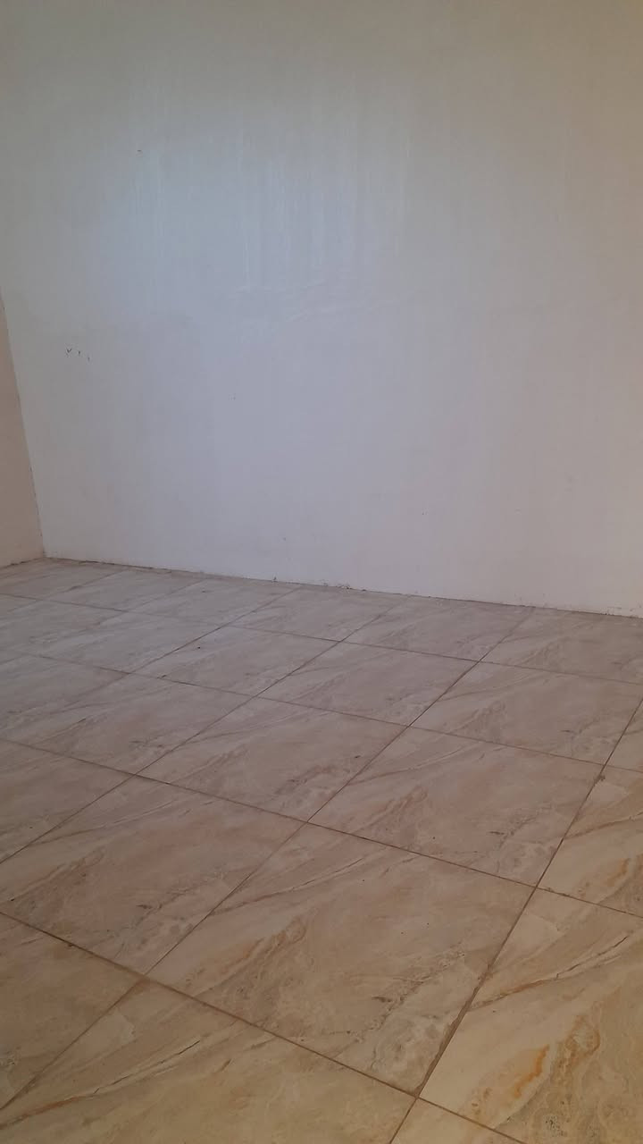 بيت للبيع طابو زراعي قرار  ٢٥ تمليك المساحه الكليه  ٨٠ متر طابقين بي غرفتين نوم وصاله ومطبخ وخطار وصحيات داخليه وخارجيه كامل الخدمات 
المدائن  بستان الجمعيه قريب السوك والإمام دقيقه وحده فقط للإستفسار  ***********

