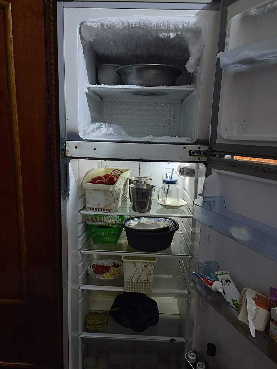 ثلاجه  للبيع مداخله تصليح تجميد فول شراي علق وانيدخلك خاص لو تراسني ع رقم ***********
