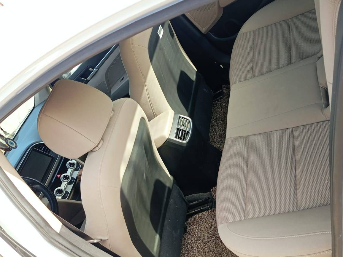 انتره لبيع مديل 2020
بسمي سياره حلوه حله من صوره مشيه 55 
سياره جديده بيه قطعه وحده باب خلفيه بس 
صبغ لا فتح ولا شد ولباقي مكفول حفاله عمه 
جديده معنه كلمه مكينه وكير وتبريد مكفولات 
سياره عله وضع شركه والله فول واحد عله واحد 
مرئ شفط فتحه حساسات اماميه وخلفيه بصمه 
قطعتين تبريد هواي بيه موصفات فول واحد عله واحد 
ستفسار هذه رقمي 
***********
