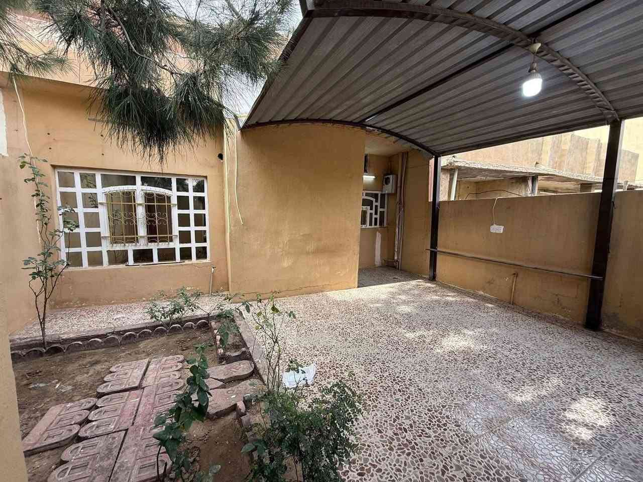 #دار #للبيع  🏠  طابو ملك صرف بناء نضيف طابق ونص
                       

مساحة :-   140 متر 

#واجهة الدار :  7   *  20  العمق

#السعر  :- مراسله الصفحه او واتساب ***********

#الموقع :- كركوك — اسرى ومفقودين سايدين جامع المعراج قرب مجمع عامر التجاري وقرب جامع نور الحق 

#تفاصيل الدار

 
- استقبال 
- موزع
- غرف نوم عدد ثلاثه 
- مطبخ 
- درج داخلي
- صحيات 
- مخزن
- كراج سياره 
- حديقة

#للأستفسار الأتصال على الارقام التالية :-

***********  واتس اب 

أو مراجعة مكتب اراز للعقار  الكائن في القادسية الثانية سايدين المرور القديم مجاور حلويات كولدن سويت
{  #نتشرف #بزيارتكم }
