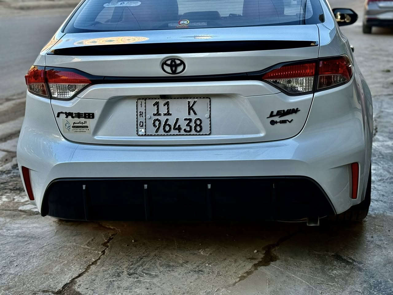 السلام عليكم
كورلا موديل 2025 لون صدفي المرغوب
ماشية ١٩ الف شكل الاس S 
مرقم بغداد مكفولة كفالة عامة
السعر 26 مليون شباب هاي تختلف
بلاك ادشن شكل الرياضي اعلى مواصفات 
داخل جلد لونين كراسي كهرباء قطعتين تبريد
رادار امامي جنح خلفي اصلي مو عمل يدات سود
اصلي مو عمل مري سود ويل 17 اسود لامع او بقيت المواصفات معروفة العنوان الشعب ***********
