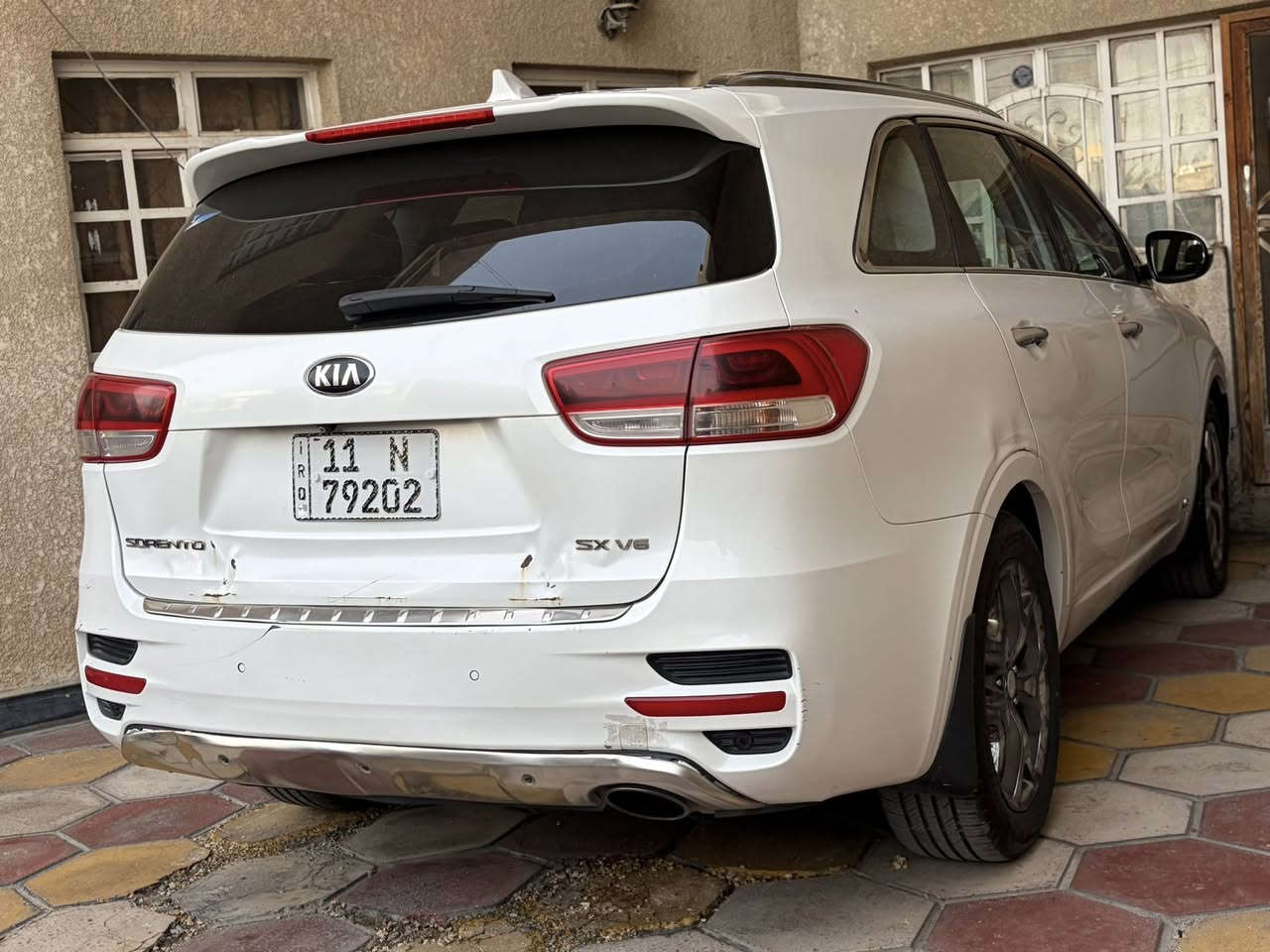 السلام عليكم 
سورنتو 2016
وارد امريكي حادثه بابين ومبدلات نفس اللون 
وقطعتين كلير من امريكا
فول مواصفات 
بانوراما 
بصمه 
جلد 
مكينه 6
7 راكب 
كشنات تدفئه وبعد بيه هواي مواصفات
ماشيه 148 
السعر 175$
للاتصال
 ***********
