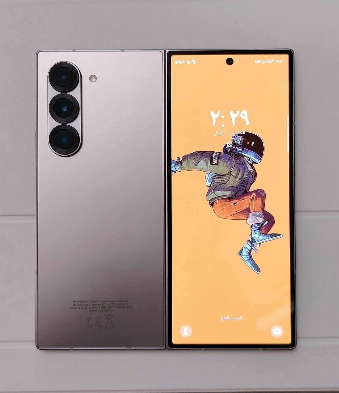 للبيع سامسونج جالاكسي z fold 6 لون تيتانيوم شرق أوسط
استعمال نضيف دبل شريحه 
ذاكرة 256 رام 12+12
ملحقاتة كامله كارتون و ضمان سامسونك + كفر سامسونج و قلم + لزك حماية ل شاشة 
مكاني بغداد 
ل مراوس خاص 
*********** واتساب بغداد, العراق
