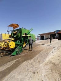 حاصده جوندير للبيع موديل 81 رقم نينوى محرك معمر تواير جديد  لمعرفه الس...