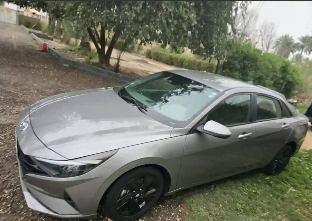 الضرر موضح بلصور
مواصفات فول رقم اربيل 
سنويه وهزه ورقم جديد 
السياره جاهزه من كلشي برغي مامفتوح بيها 
مكينه ٢٠٠٠ دوش مكفوله مع الكير  السعر 115 قفل
مكان السيارة بغداد
رقم صاحب السيارة 
***********
