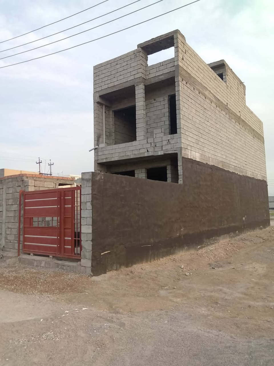 هيكل للبيع برغه مساحه ١١٠ متر طابو زراعي سند ٢٥موقعه خلف العماره الحمره يم الصوره  مال لأمام علي خريطه حلوه تواصل على رقم ‭٠٧٧٧ ٧٦٧ ٠٠٦٥‬
