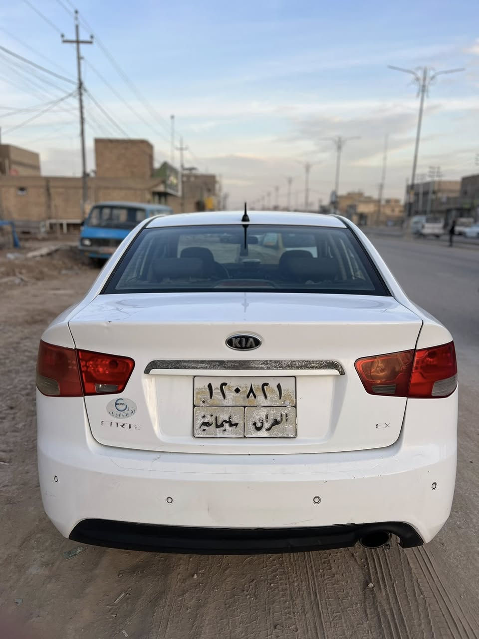 سلام عليكم
سيراتو 2013 خليجي محرك 1600 دوش رقم سليمانية كير و محرك مكفولات السيارة ما بيها نقص 

برغي بيها صبغ كم قطعة يعني احزام بدون دواخل نهائيا 

مواصفاتها 

تحكمات ستيرن 

حساسات خلفية 

شاشة اندرويد

اشاير بالمري 

مري شفط 

مكانها كربلاء طويريج 

سعر 87 بيها مجال 

***********
