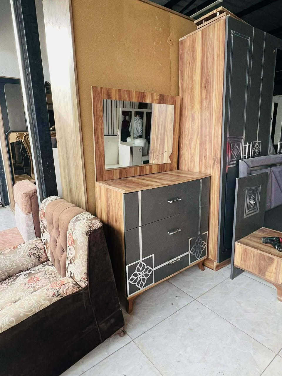 غرفه تركي خمس قطع نضيفه سعر 450 مع شد نقل دخل بغداد مجاني و المحافظات بكروه حجز واتساب فقط 
***********
