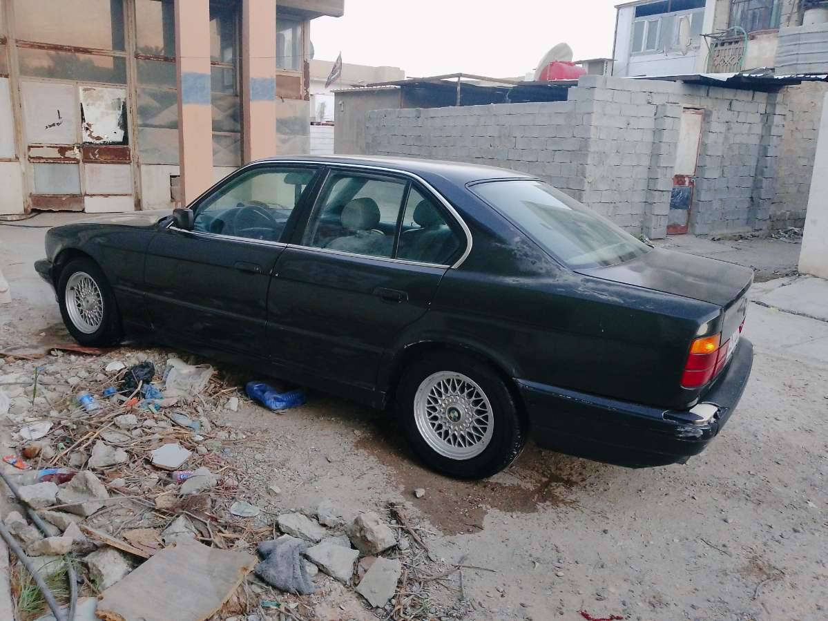 السلام عليكم بي ام ٥٣٥ موديل ٩١ رقم بغداد تبريدتدفئة شغال تخم تاير مصبوغة عام غرفة جديدة تراي ناعم نقص بيهة زوج دبل خلفي وارفيوو  بيع مستعجل السعر ٥٣ وبيهة مجال قليل العنوان بغداد المحمودية رقم الهاتف ***********
***********متواجد عل الفيس
