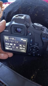 كاميرا • نظيفة جدا • كامل ملحقاتها