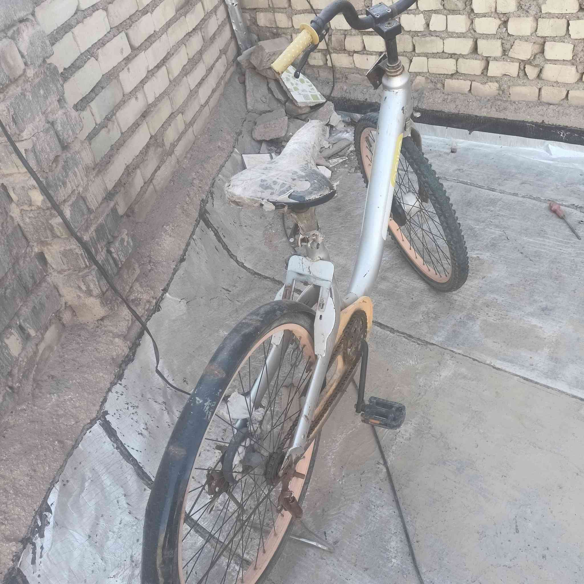 السلام عليكم بايسكل للبيع. 

كامل مابي اي نقص 

السعر 25 

للستفسار اتصل على الرقم 

👇👇👇👇👇👇👇
***********
