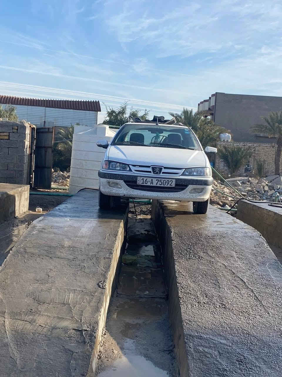 سلام عليكم بيجو بارص موديل 2024 كفاله ماعده تبديل باب شركه وشبر صبغ والباقي كفاله مكينه كير شاصي لغد تكم كفاله مكينه 1800 مواصفات شاشه وكامره وحساسات وتحكم جهتين ستيرن  والمري شفط مابيه نقص ماشيه 27 الف حقيقي السياره للبيع والمراوس الاتصال على الرقم ***********
