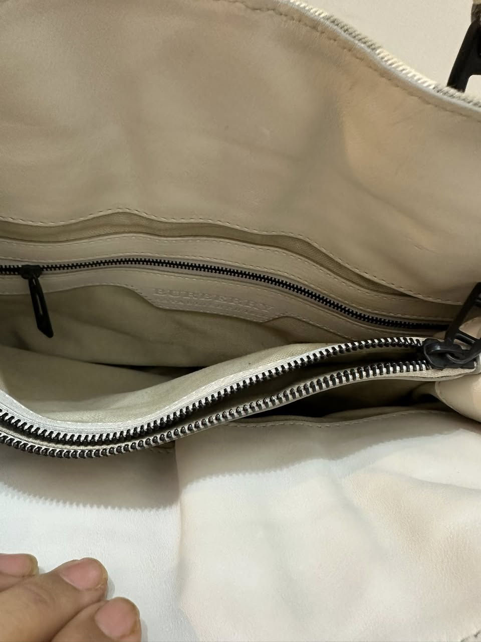 قطع اورجينال ١٠٠٪؜ الباقي منشورين ع صفحة لايك وتعليق حتى تساهمون برزقي وشكرا الكم


**إذا كنت صاحب هذا الإعلان وتريد حذفه لأي سبب، رجاءا أرسل رسالة إلى الدعم الفني**