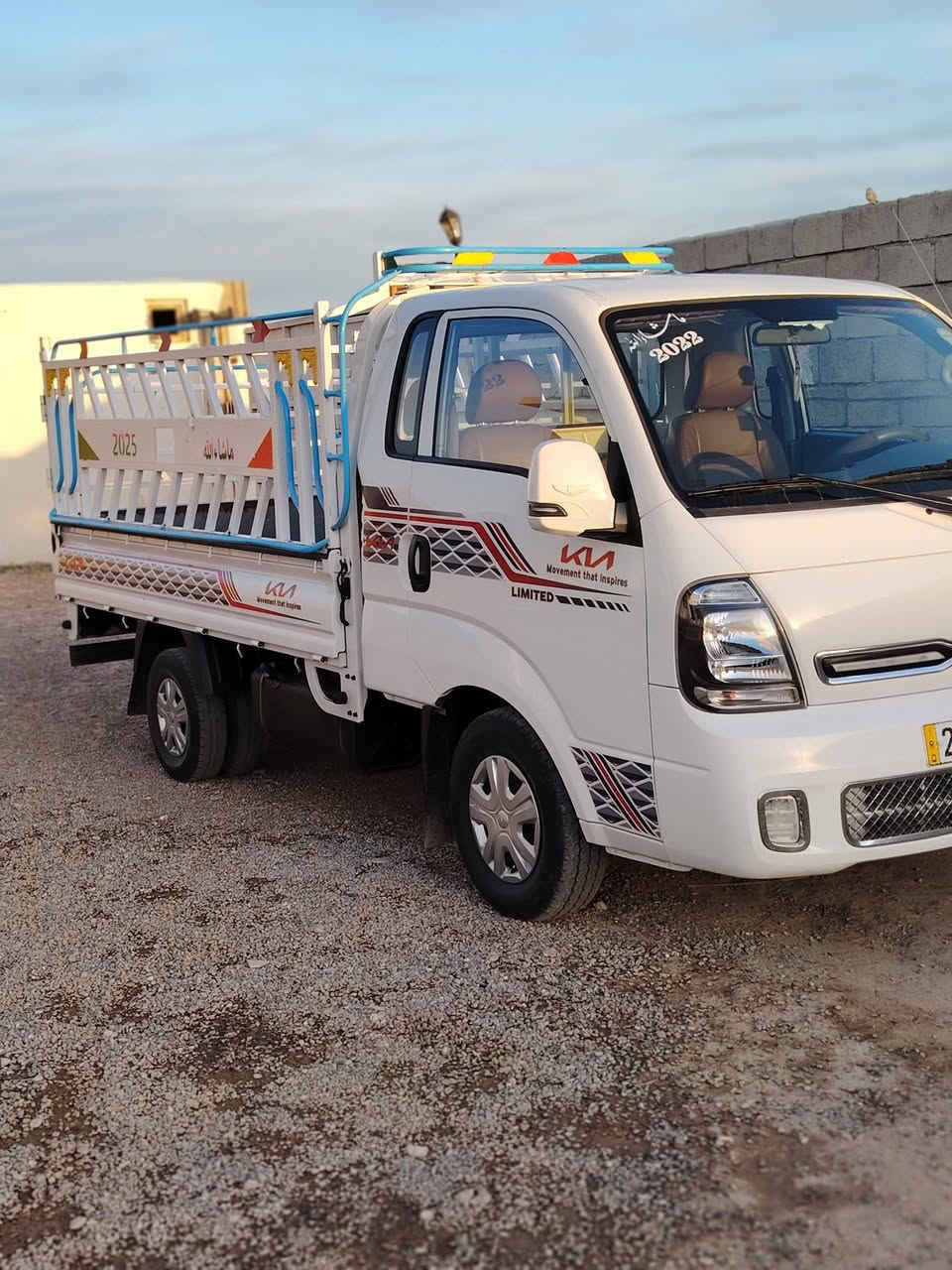 السلام عليكم
كيا حمل للبيع موديل 2022 رقم كركوك وسنويه لل 30 دولي 
محرك شركه ما مفتوح شرط بدوون تنقيص
سياره جاهزه 
 كامره وشاشه بلادي 
سعر145$
 وبي مجال يرهم مراوس بموديل اقل 
مو شراي لاتتصل رجاءن  
عنوان كركوك الحويجه 
*********** 
***********
