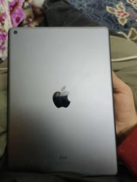 آيباد ٨ • ١٢٨ • بطارية ٩٠٪