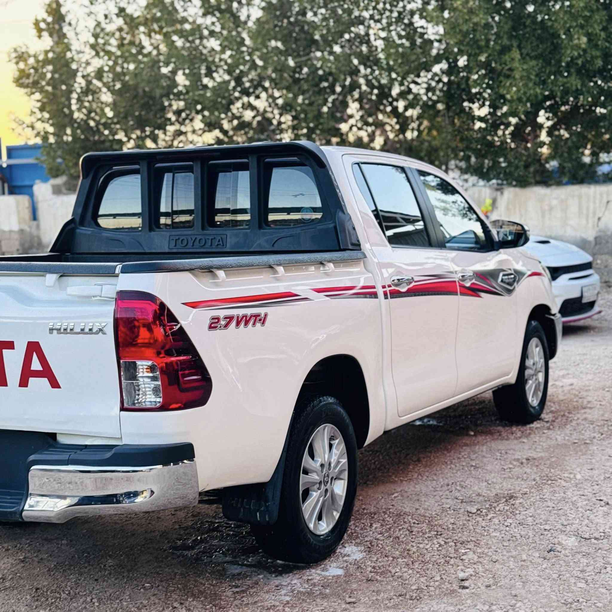 السلام عليكم 
تيوتا هايلوكس 2024 بأسمي تماتيك بيه رشه قطعه وحده بدون معجون ابد بدون عابر السياره جديده وخير من الله ماشيه 45 
#السعر_253 مكان السياره السماوه 
للااستفسار ***********
