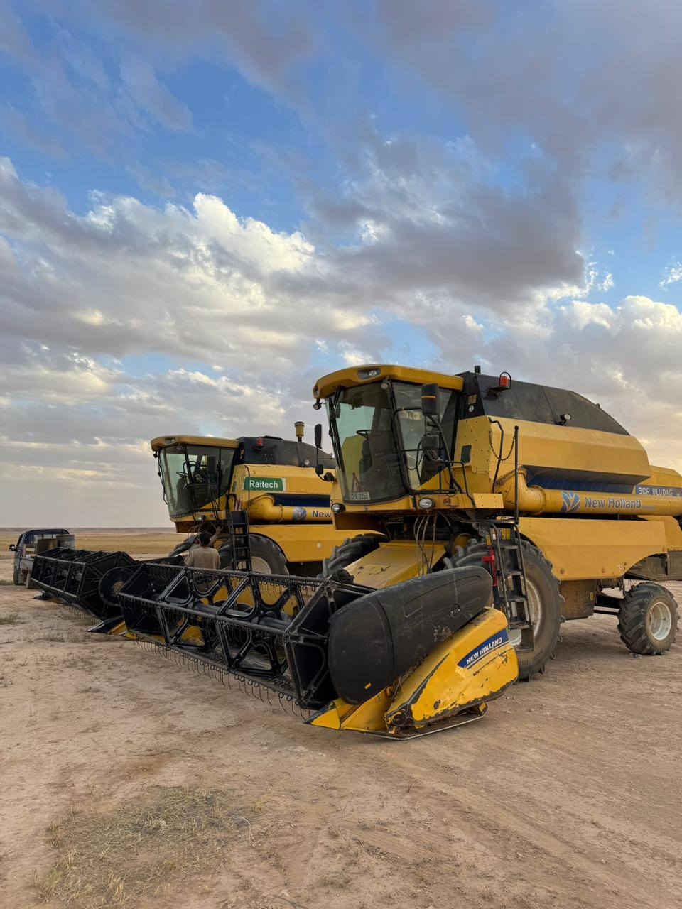حاصوده للبيع موديل 2012    TC5080 فول مواصفات طبله 17 فوت قلاب خمسه بلم دبل درام هيدرو مكفولة كفاله عامه رقم اربيل باسمي جديد محرك شرط تايرات جدد حالين بل الحصاد ***********العنوان الأنبار القائم السعر 110مليون بيه مجال للشراي
