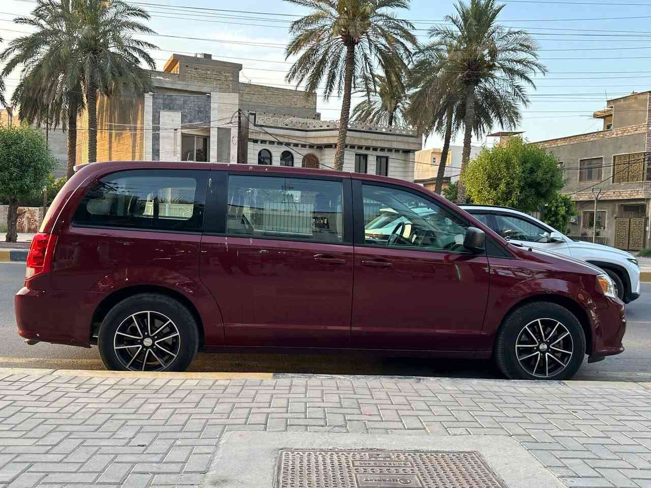 دوج كرفان 2018 قطعة وحدة صبغ 
ابواب ميكانيك جام كلة كهرباء 3 قطع تبريد كشنات بلع ومنفصل شاشتين بلاديات ويل gt مكانها بغداد الكاظمية السعر 160 وبيهة مجال ***********
