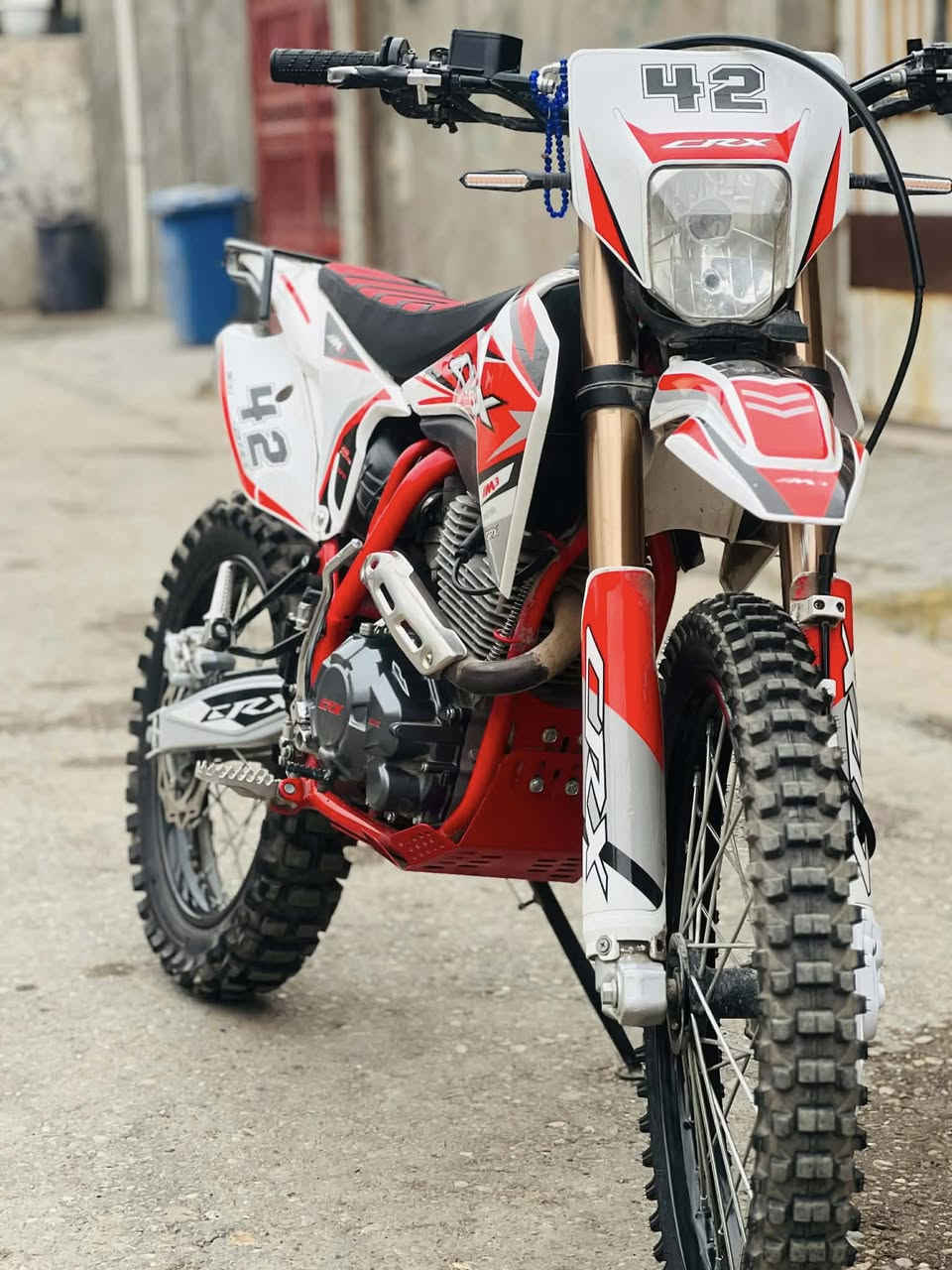 السلام عليكم قفاز CRX موديل25 للبيع مكينة 300 الدراجة نضيفه  تجي تشوف كدام عينك شعله معدل مفولة مكاني بغداد الاعضمية *********** السعر 1650
