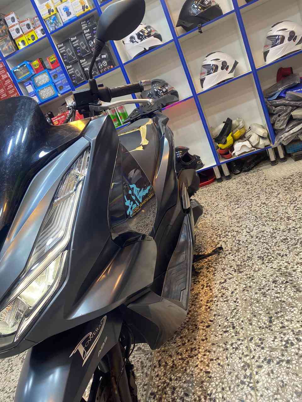 السلام عليكم شباب بي سي اكس الجيل الرابع ياباني اصل السعر٣٠ وبيها مجال بسيط دراجه كفاله عامه من الزلغ ماشيه ٢٥ الف دراجه اشكد مااكول جديده قليل بحقها  مكاني بغداد شراي خاص او واتساب  ويدلل *********** بس واتساب
