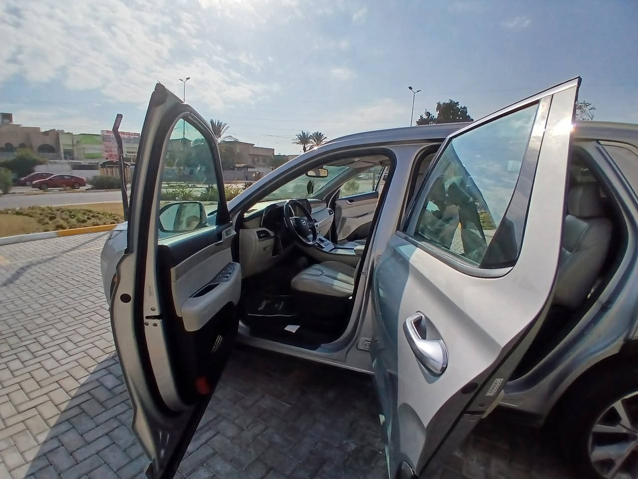 موديل ٢٠٢١ فول مواصفات فتحه جلد حساس امامي وخلفي بردات خلفيه الدشبول موطعم بلصاج باب كهرباء وبعد بيها مواصفات بيها بارد بالجامبغ والباب الخلفي بدون حديث مياءالمطار  سعر(٢٦٠$) مكان السيارة بغداد للإستفسار اتصل ***********😃***********
