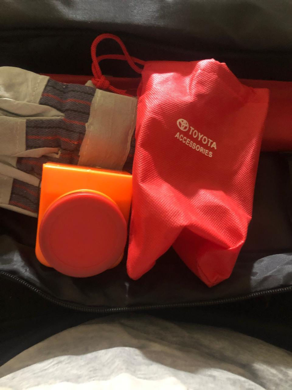 مرحبا يتوفر لدينا باكج التويوتا ( لاندكروزر ) ويصلح لجميع السيارات ، جديد
الباكج اصلي تويوتا وارد الخليج 
( الباكج كامل حسب الصور المرفقه )
ويصلح لجميع السيارات 
السعر  ٦٠ دينار 
للتواصل

٠٧٨٨٥٥٢٣٦٧


**إذا كنت صاحب هذا الإعلان وتريد حذفه لأي سبب، رجاءا أرسل رسالة إلى الدعم الفني**