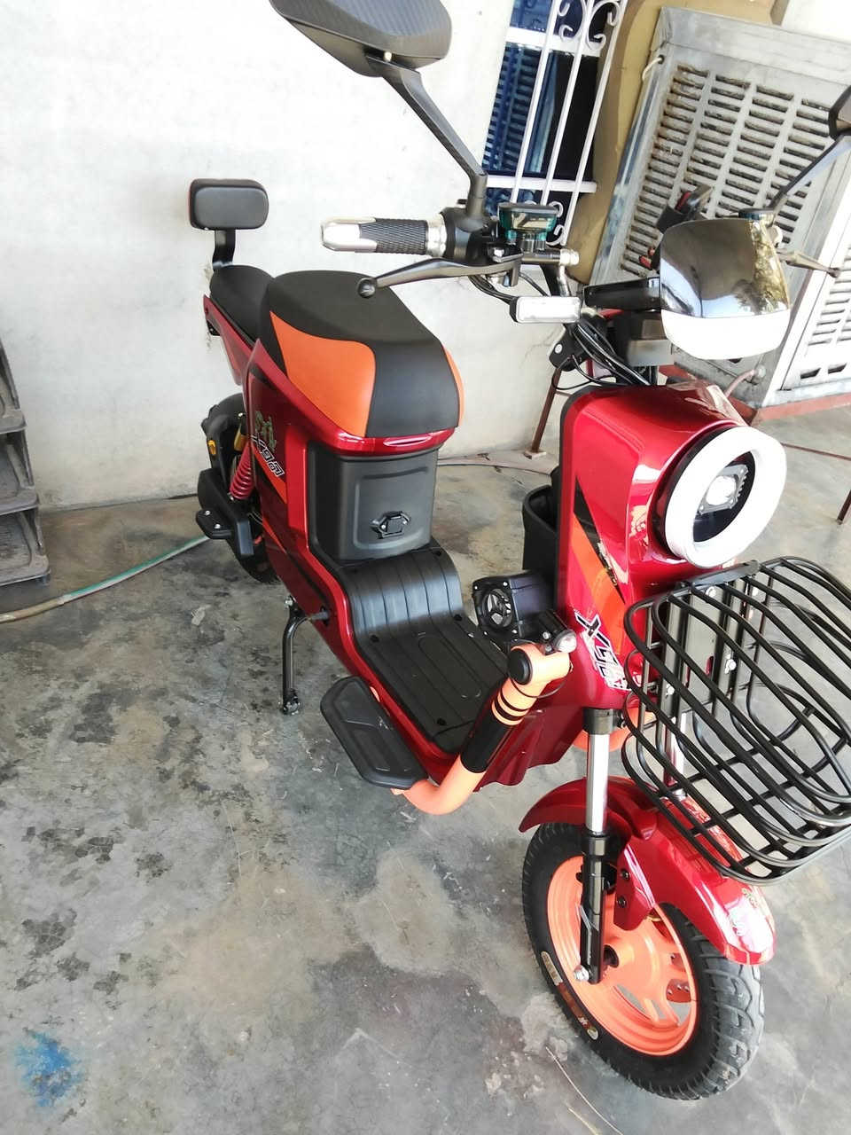 السلام عليكم يوجد موطور شحن للبيع X900 مستخدم شي قليل اقل من شهرين جديد على وضع الشركه السعر 500 وبي مجال شي قليل جدا رقم الهاتف ***********
