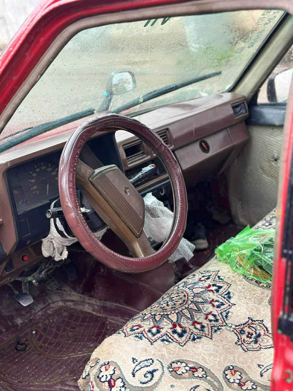 سه ره تا به ناوى خوا پيكاب مؤديل 85ئارموو ئه وه ليات به شه رت گيرو مه كينه و ئه كسلى به شه رت مالى كاسبيه دينار مه سره فى نيه سعرى 35معامه له شوين چه مچمال ***********      *********** شمشمل, السليمانية
