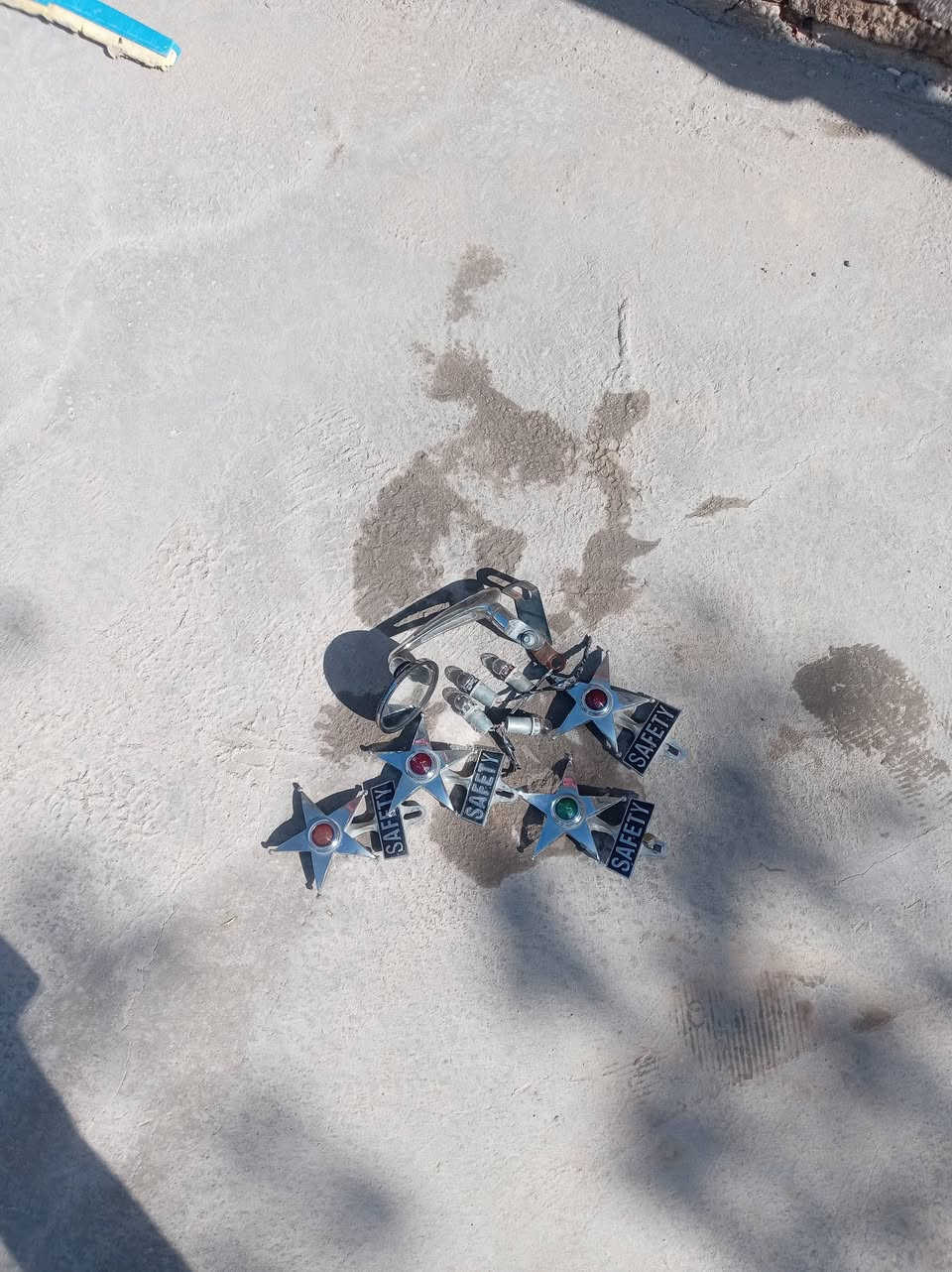 سلام عليكم غراض البيع ٥٥ وبيه مجال ***********
