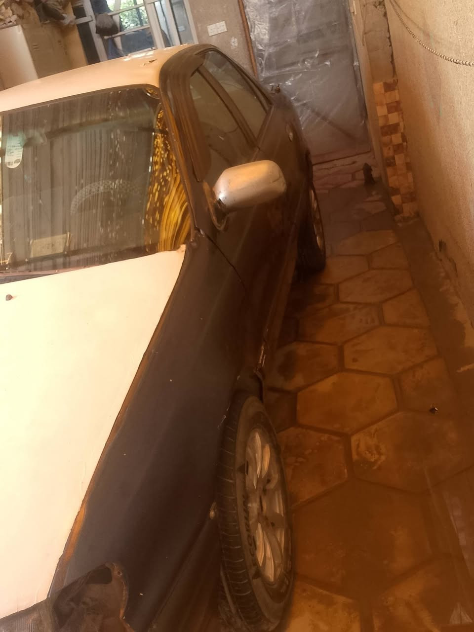 السلام عليكم النترا موديل 1994 بسمي رقم الماني جديد ديالى
سياره نضيفه حلوه تخم تاير كهربائيات شغاله كير اوتوماتيك 

محرك وكير  خير من الله  سياره ترايك وين متريد مال بيت بل حقيقه احلى من صوره سعره 36 وبيها مجال مكان سياره بغداد الشعب 

***********
