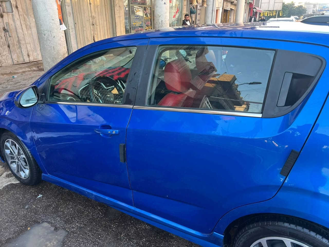 سلام عليكم سياره شوفر ليت ترافوكس موديل 2020 فول مواصفات بصمه تحكمات رادارات محرك 2000 توربو سياره حلوه او نظيفه كفاله عامه ماعدا ثلاث قطع بسيطات رقم إربيل جديد تحويل ثاني يوم والسياره بسمي او باقي المواصفات عل خاص والسعر جدا مناسب واتساب متواجد ***********
