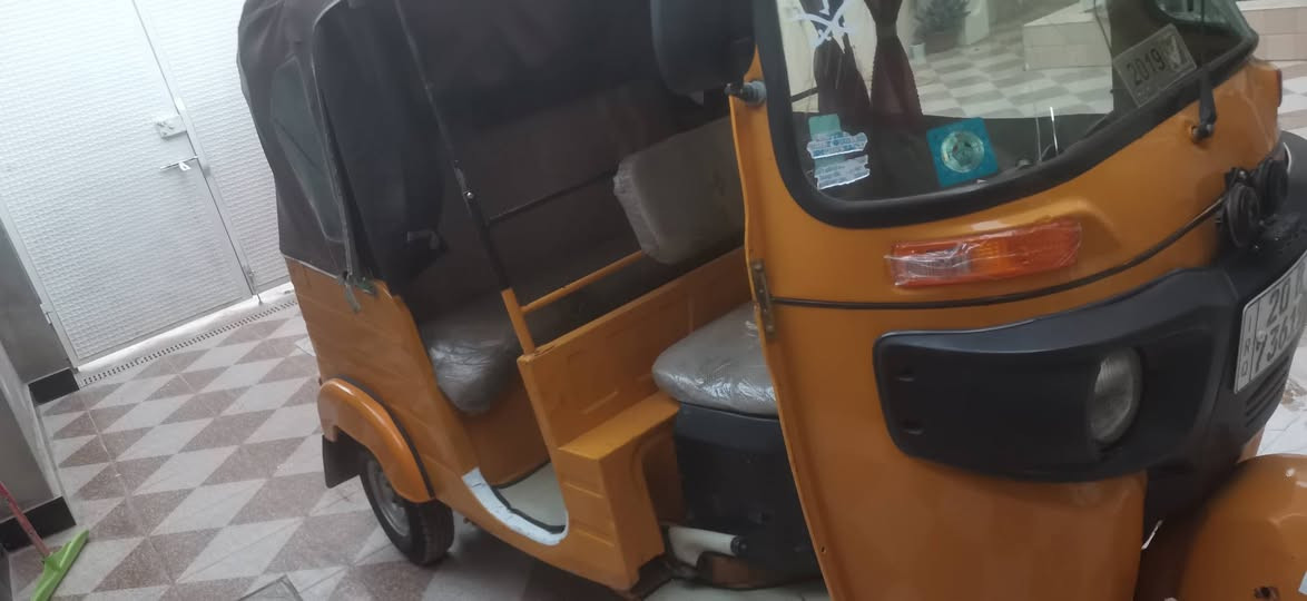 تكتك موديل 2019 كفالة محرك واكسل يومين لا تقطير ولا تبخير. رقم انكليزي ديالى وداخلة هزة وتحويل ثاني معمرة. سعر 5500.000 مكاني كاطون الرازي للتواصل الاتصال على الرقم ***********
