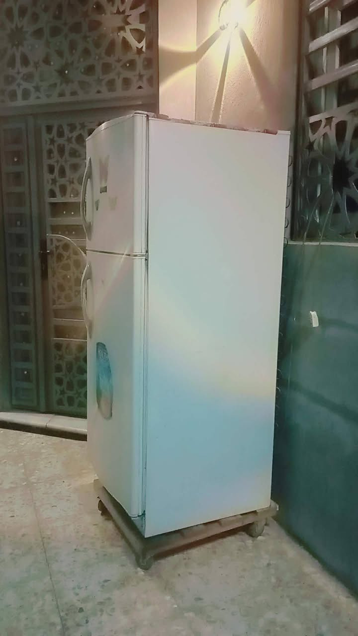 للبيع شغالة 130 الف حلة ثورة قرب جامع الحيدري للاستفسار ***********
