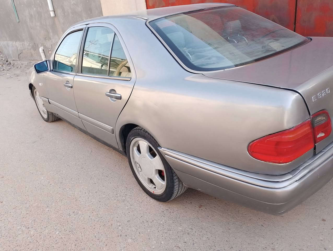 مرسيدس موديل 1996 مكينه وكير مكفولت فيفيتي مكفول من لضرب بيها صبغ عام مكانها بصره سعر قفل 35.   ***********
