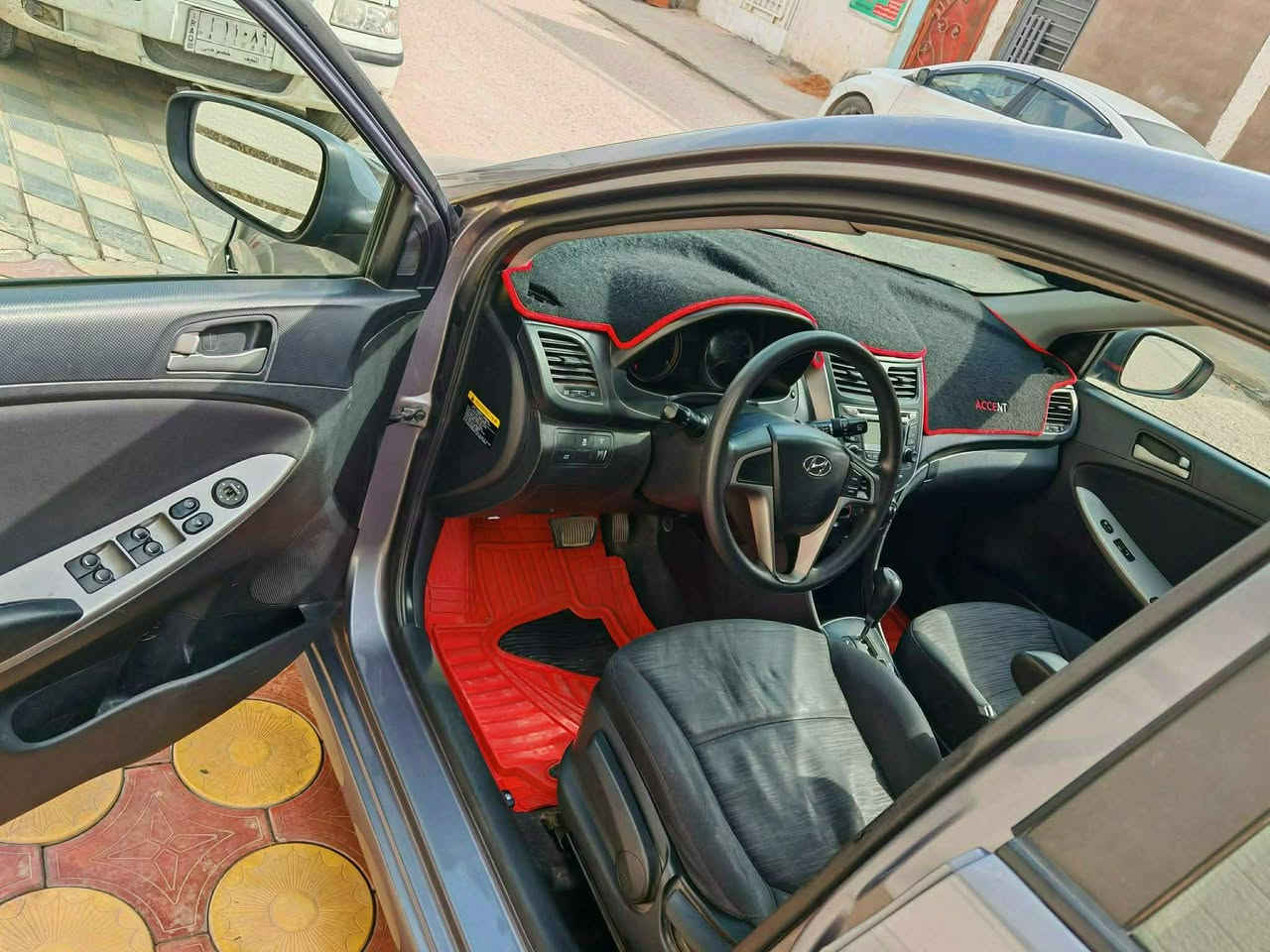 🚗 للبيع هيونداي أكسنت 2017 وارد أمريكي – هاج باك رقم بغداد الجديد بأسمي
للجناية والمتميزين         ......... محرك 1600 المرغوب 
🔹 الممشى: 120 ألف ميل
🔹 المواصفات: عادية وتشمل:
1- تحكم كروز سرعة
2- مانع انزلاق EPS
3- تصعيد الجام عند التقفيل
4- تشغيل عن بعد
5- تبريد ثلج
6- محرك وكير بحالة جيد 
🔹 حالة السيارة:
الضرر: حادث بنيد وجاملغ أيمن ومصبوغات بدون أي تبديل

🔹 السيارة نظيفة جداً واستخدام شخصي
💰 السعر:  86
🚗 سيارة حلوة وممتازة وبالعافية على اللي ياخذها
📍 العنوان: النجف الأشرف – حي ميسان


**إذا كنت صاحب هذا الإعلان وتريد حذفه لأي سبب، رجاءا أرسل رسالة إلى الدعم الفني**