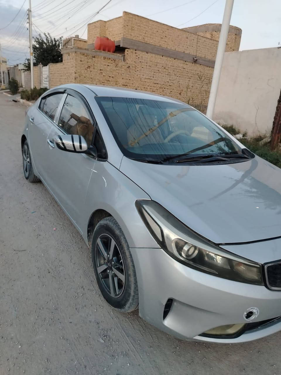 السلام عليكم ورحمه الله وبركاته للبيع كيه سيراتو موديل 2017 رقم ذي قار الإنكليزي الاتصال علئ هذا الرقم ***********
