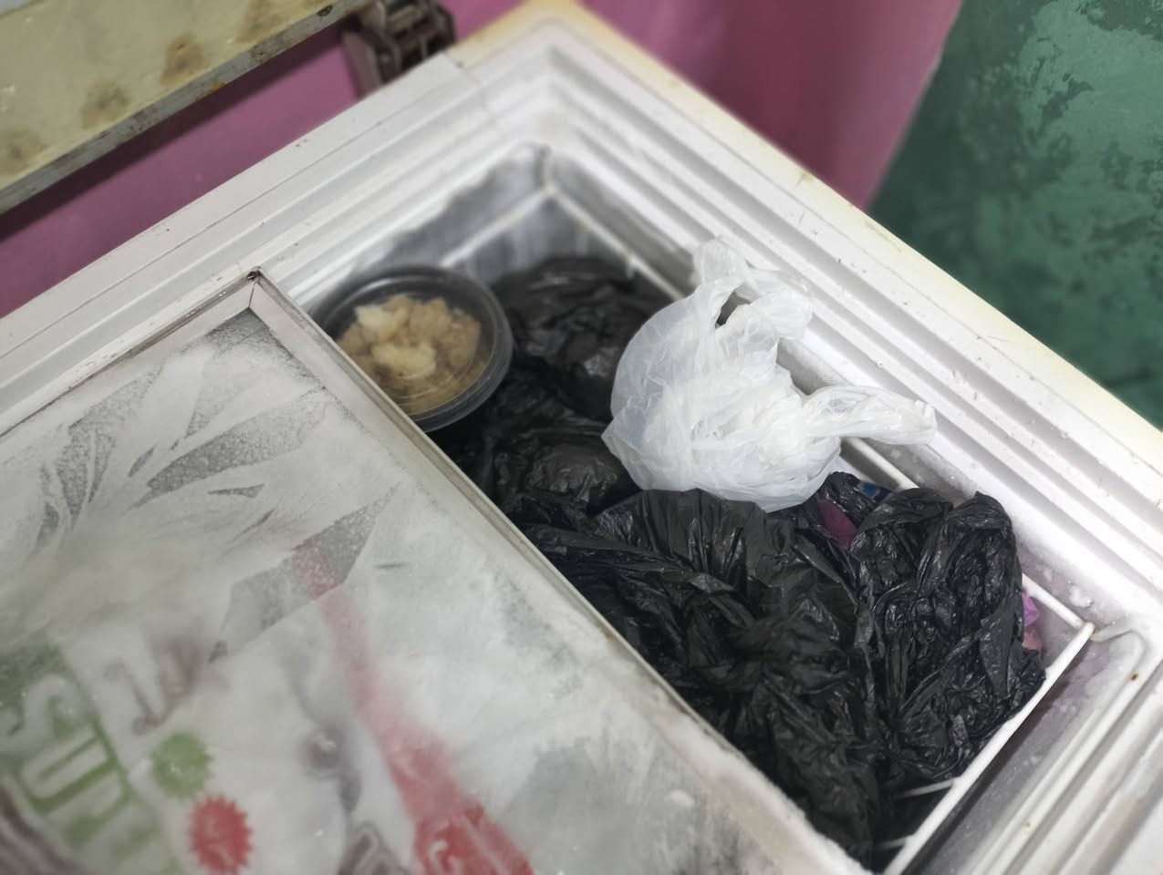 ثلاجه ال جي الحجم الوسط وتكون عريضه موكصيفه ... مجمده كيلون التجنيد فول نظافه 90% السعر ثنينهن 250الف


**إذا كنت صاحب هذا الإعلان وتريد حذفه لأي سبب، رجاءا أرسل رسالة إلى الدعم الفني**